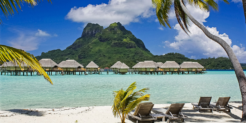 タヒチ 世界一ロマンティックな「水上コテージ」