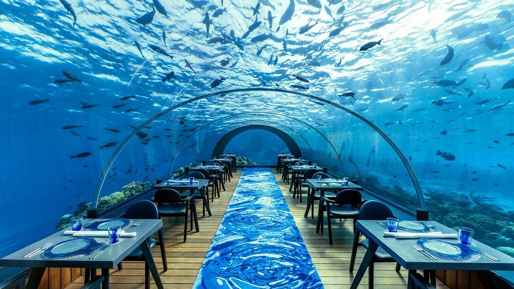 5.8 UNDERSEA RESTAURANT / 5.8 アンダーシー レストラン (水中レストラン)