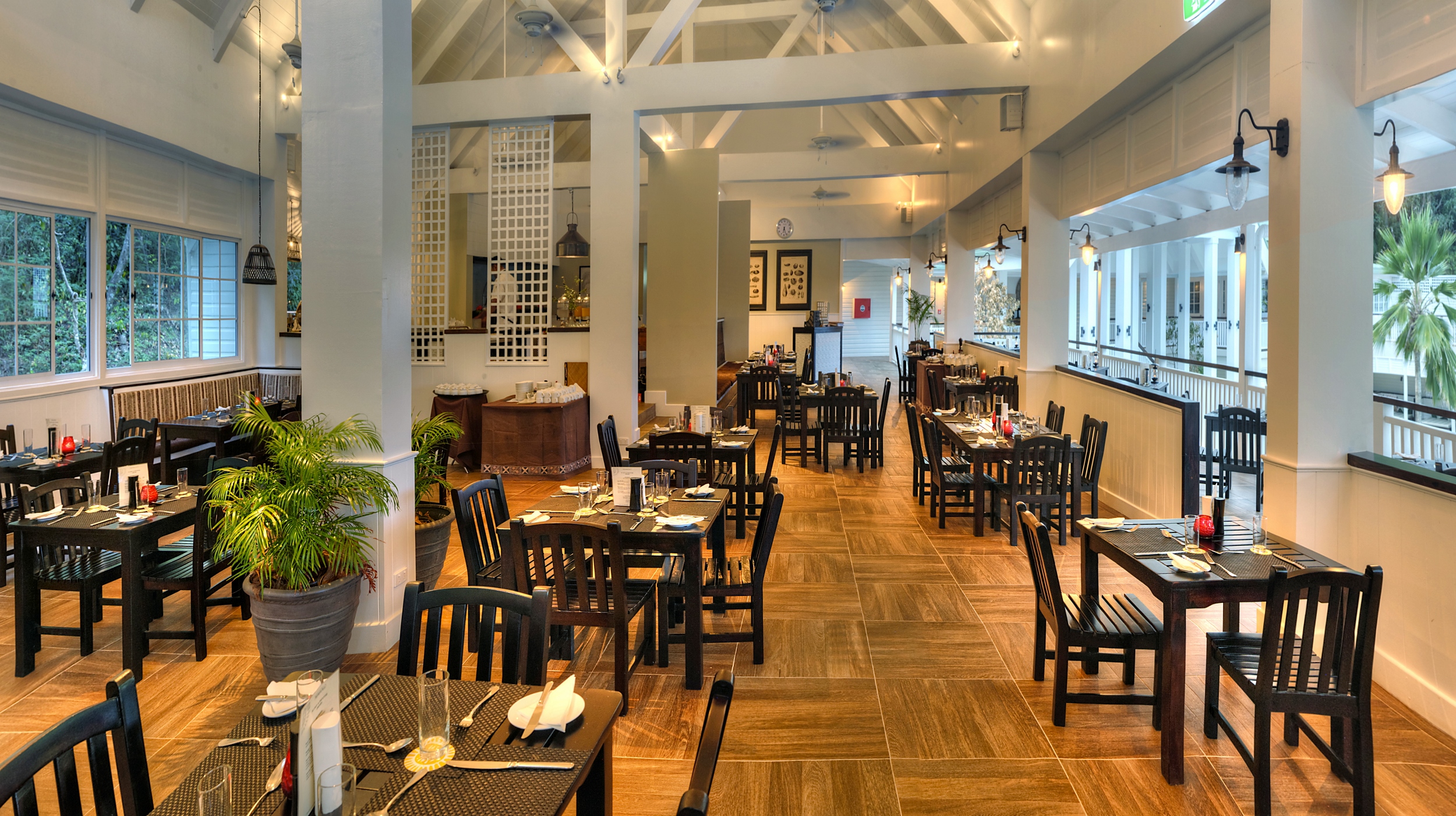 Terrace Restaurant / テラス レストラン