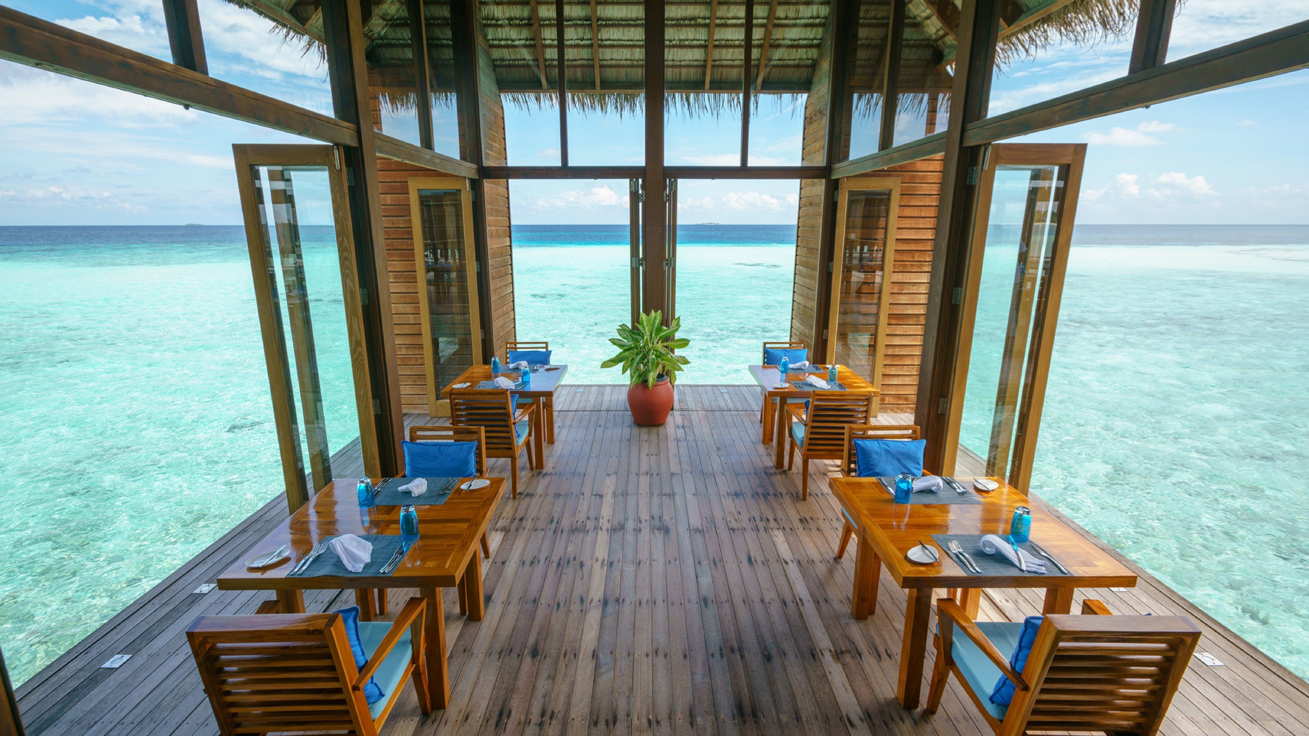 Mandhoo Restaurant / マンドゥーレストラン