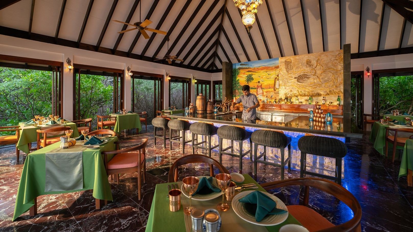 LANTERN BAR / ランタンバー